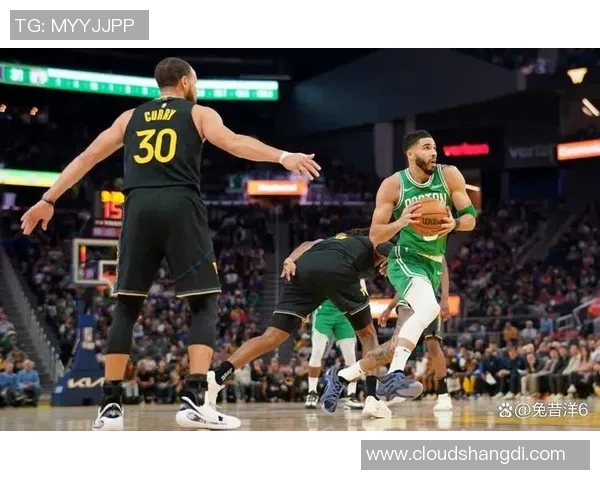 凯尔特人主场迎战勇士双方争夺季后赛关键胜利 凯尔特人主场迎战勇士双方争夺季后赛关键胜利